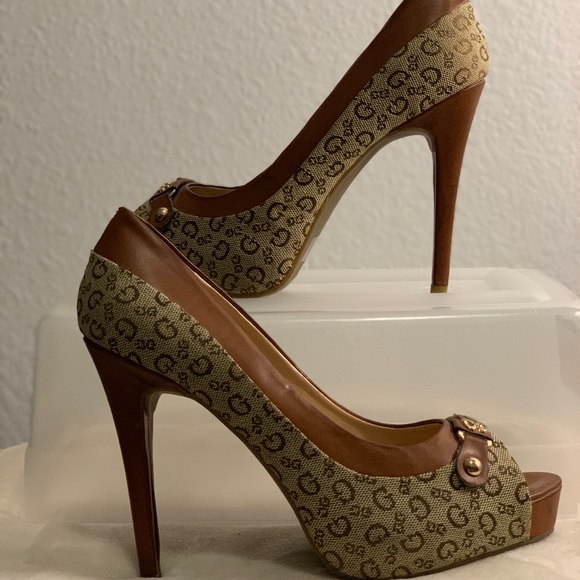Guess logo peep toe high heels - Picture 2 of 3